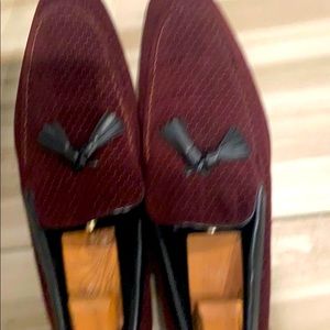 Men’s Whine colored Suede Loafers